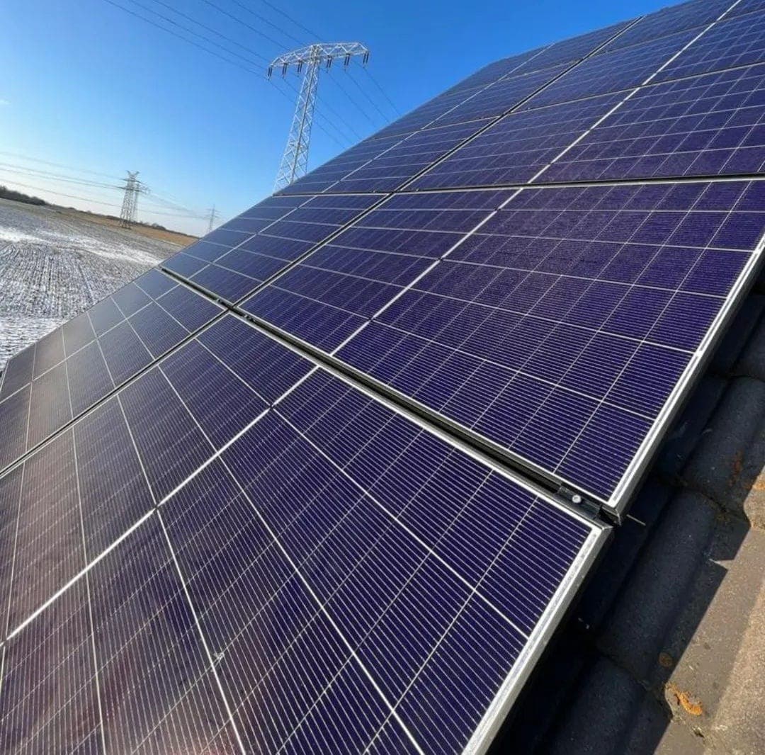 Solaranlage mit steiler Neigung.jpg